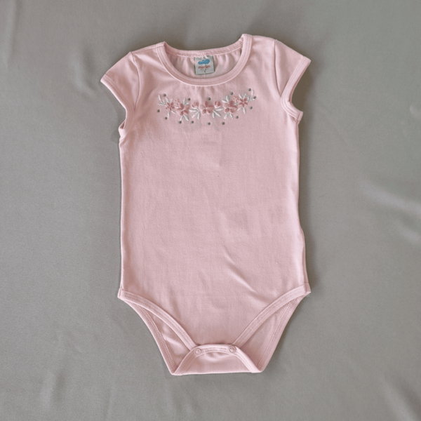 Conjunto Body Rosa + Saia Amarela Floral - Image 3