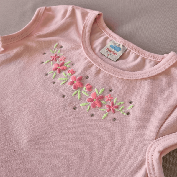 Conjunto Body Rosa + Saia Amarela Floral - Image 4