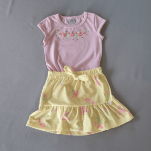 Conjunto Body Rosa + Saia Amarela Floral