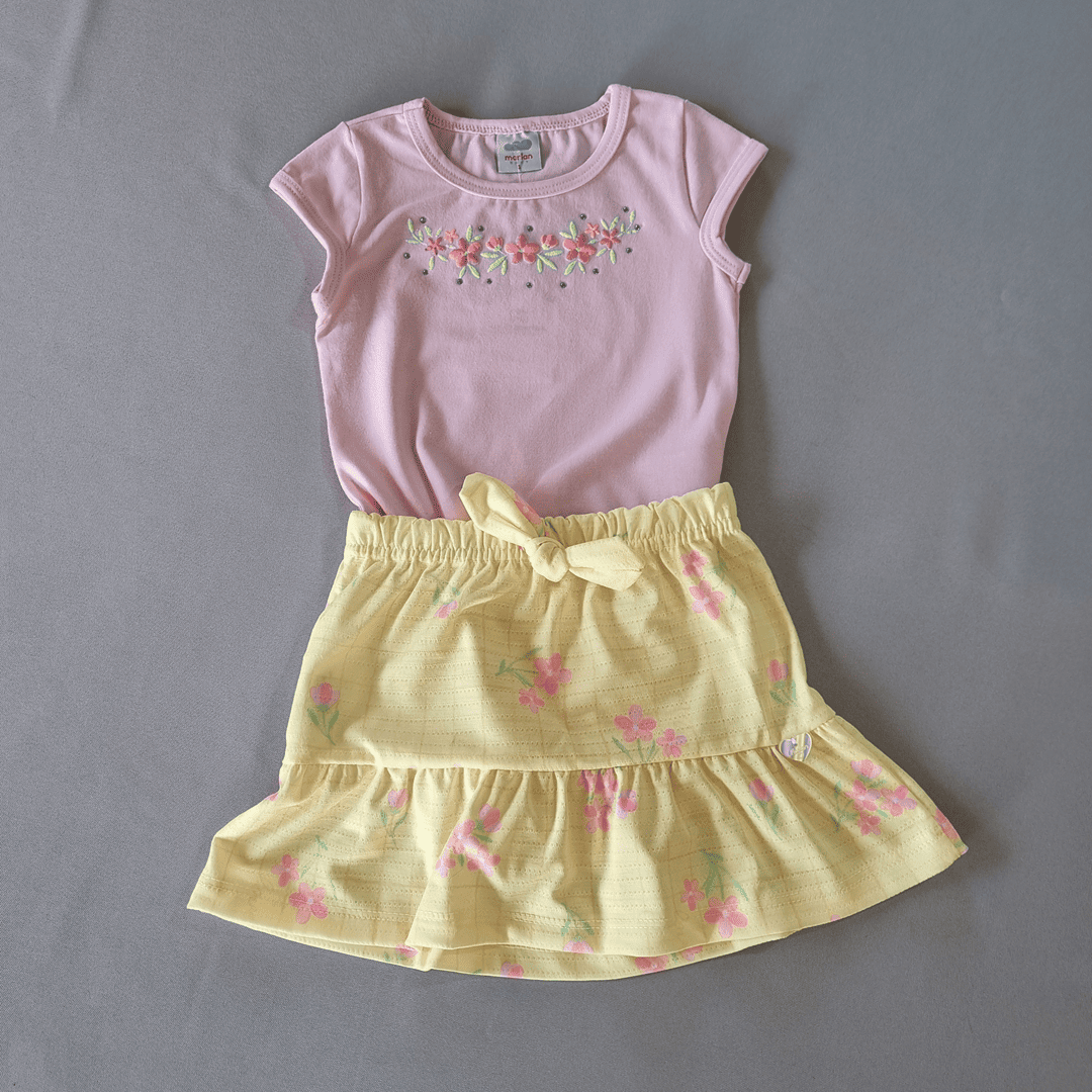 Conjunto Body Rosa + Saia Amarela Floral