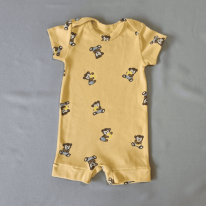 Macacão Macaquinhos Amarelo – Edição Encantos Únicos