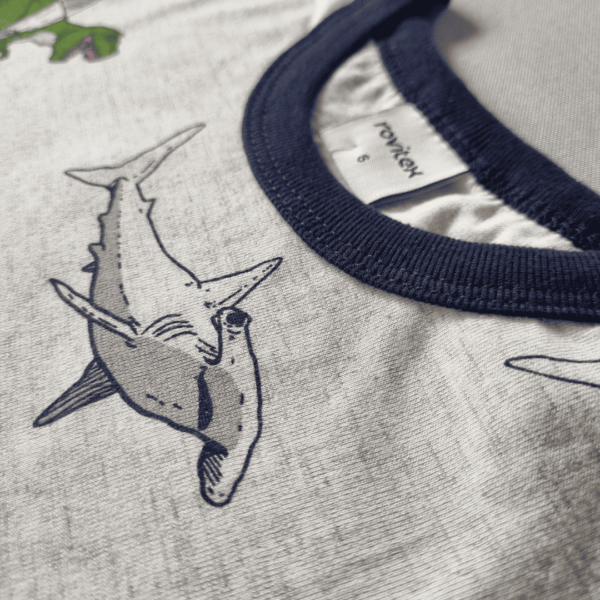 Pijama Dino & Tubarão – Edição Encantos Únicos - Image 3